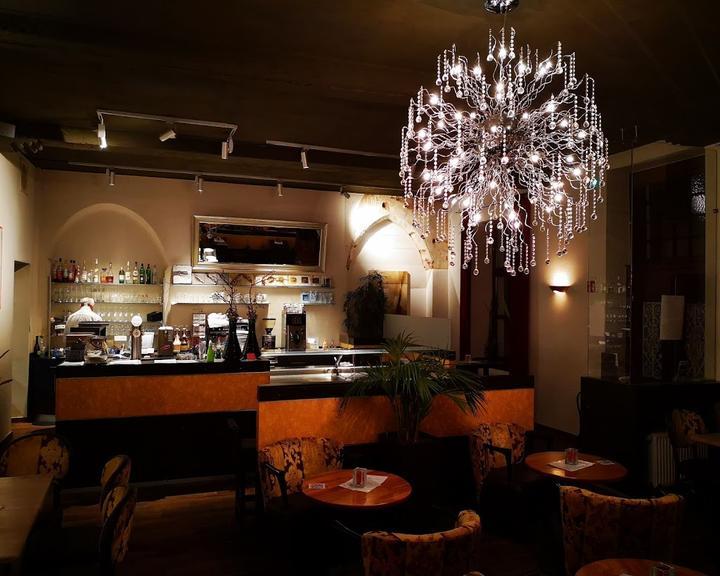 Amadeus Cafe Lounge